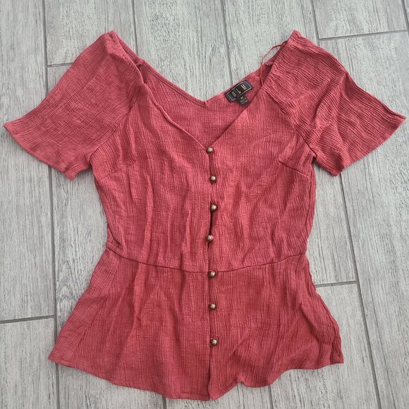 OLM Button Front Crinkle Peplum Blouse in Brick Red Women's M - Picture 5 of 10